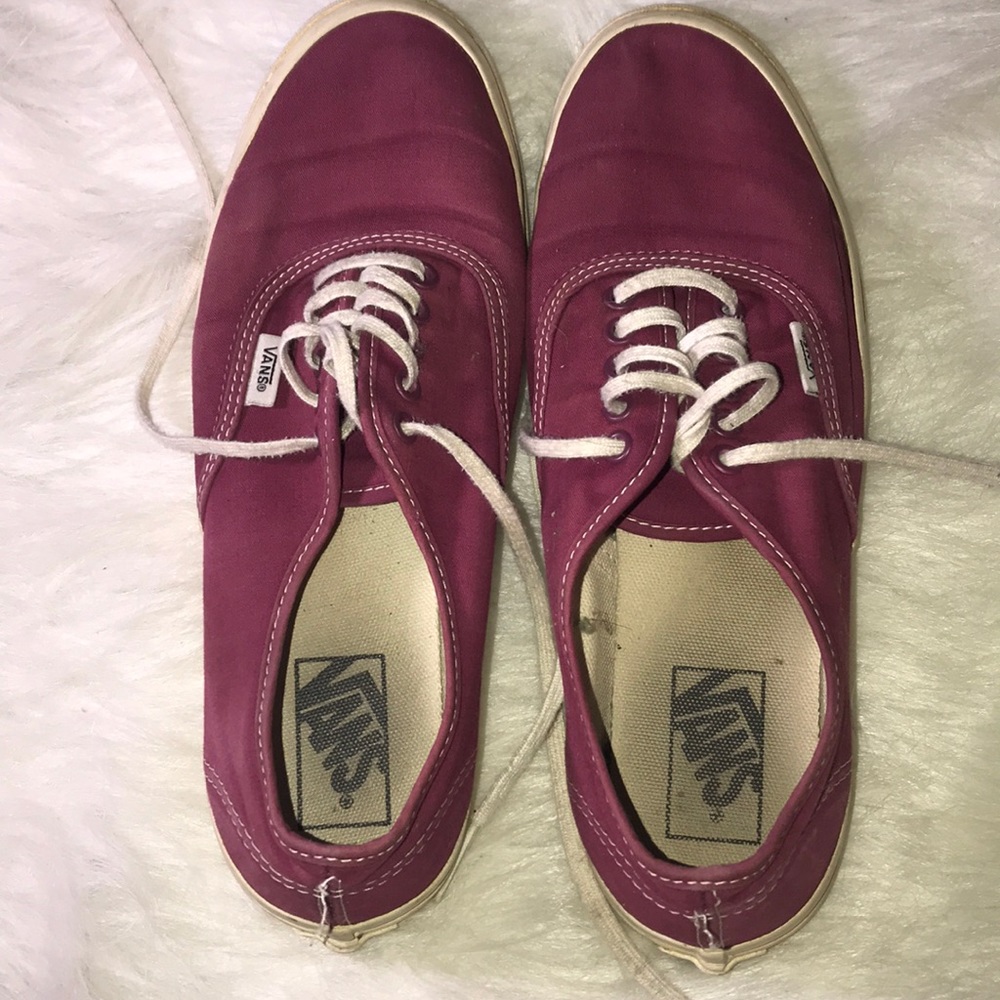 Maroon low cut shoes